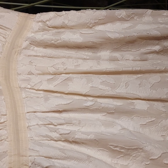 Vintage Deep V-Neck Ruffled Party Dress by WALTER - Picture 4 of 10